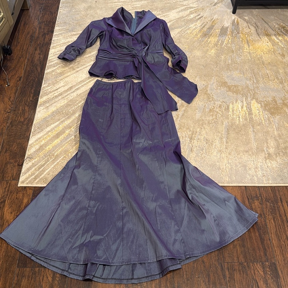 Tadashi Shoji Moca Mother of the Bride 2 pc Outfit size 10 iridescent purple EUC
